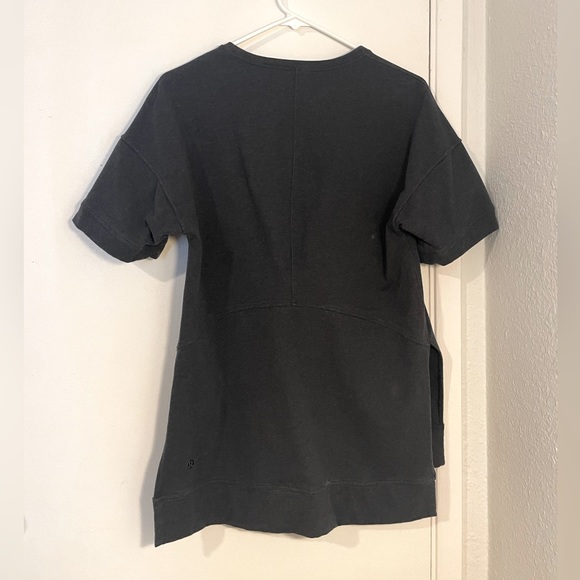 Lululemon Crew Neck High-Low Short Sleeve Top - Picture 2 of 5